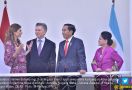 Jokowi Tawarkan Pesawat hingga Gerbong Kereta ke Presiden Argentina - JPNN.com