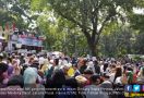 Mulai Berunjuk Rasa, Orator Ajak Massa Viralkan Foto dan Video Aksi Kawal MK - JPNN.com