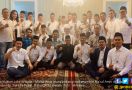 Berikan Kopiah ke Tim Hukum, Ma'ruf Amin Ajak Berjuang Hingga ke Pemerintahan - JPNN.com