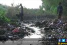 Menyedihkan, Lihat Nih Tempat Warga Cari Air Bersih di Hutan - JPNN.com