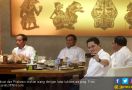 Makna Lukisan di Belakang Jokowi - Prabowo Hingga Pesan Tersirat dari Naik MRT dan Makan Sate - JPNN.com