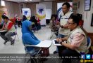 Ikut Program Kampung Wirausaha Garudafood, Ratna Merasa Terbantu - JPNN.com