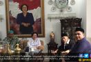 Mbah Moen dan Putranya Temui Megawati, Ada Apa ya? - JPNN.com