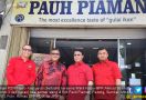 Santap Siang di Padang, Sekjen PDIP Banggakan Kelezatan Kuliner Minang - JPNN.com