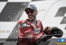 Lihat Detik-Detik Dovi Menyalip Marquez di Tikungan Terakhir MotoGP Austria - JPNN.com