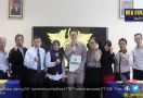 Fasilitas KITE Pembebasan Tingkatkan Laba Produsen Sarung Tangan Yogya - JPNN.com