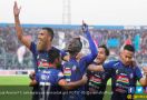 Arema FC Hancurkan Persebaya, Menang Empat Gol Tanpa Balas - JPNN.com