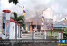 Gedung DPRD Papua Barat Dibakar Massa - JPNN.com