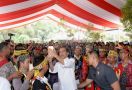 Perdana, Jokowi Bagi-Bagikan Tanah di Kalimantan - JPNN.com