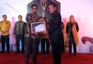 Dirut Pelindo IV Sabet Dua Penghargaan 7Sky Media Award 2019 - JPNN.com