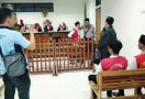 Pembunuh Anak Tiri Divonis 10 Tahun - JPNN.com