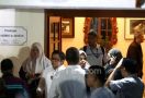 Karangan Bunga Ucapan Duka Membanjiri Area Rumah Mendiang Habibie - JPNN.com