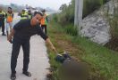 Mayat Pria Ditemukan di Tol Bocimi, Ada Bekas Luka Senjata Tajam di Leher - JPNN.com