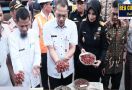 Bea Cukai Ternate Ekspor Perdana Komoditas Fully Pala - JPNN.com