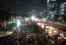 Demo RKUHP: Bermalam di Depan Gedung DPR, Mahasiswa Sempat Tutup Tol - JPNN.com