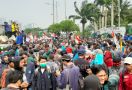 Demo Mahasiswa di Depan Gedung DPR Mulai Tegang - JPNN.com