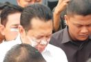 Gas Air Mata Beradu di Udara, Ketua DPR Bambang Soesatyo Batal Temui Mahasiswa - JPNN.com
