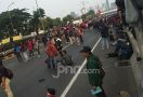Demo di Depan Gedung DPR, Mahasiswa Tutup Ruas Tol Dalam Kota - JPNN.com