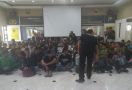 2 Orang Bukan Pelajar Pakai Seragam Sekolah, Diadang saat Menuju Lokasi Demo - JPNN.com