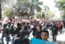 1 Mahasiswa Tewas saat Demo di Kantor DPRD Sultra, Namanya Randi - JPNN.com