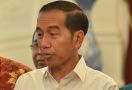 Jokowi: Tadi Mau Masuk Istana kok Polisi Banyak Sekali, Ada Apa? - JPNN.com