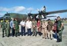 TNI Bantu Evakuasi Perantau Minang dari Wamena ke Jayapura - JPNN.com