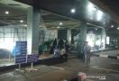 Patut Dicontoh, Usai Unjuk Rasa di Gedung DPRD, Massa Bersihkan Sampah - JPNN.com
