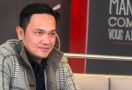 Hotman Paris Show Dihentikan KPI, Farhat Abbas: Balik Lagi aja di Warung Kopi - JPNN.com