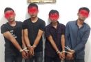 Modal Lem, 4 Pemuda Desa Bobol Uang Nasabah di ATM - JPNN.com