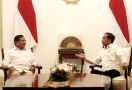 Jokowi dan Prabowo Makin Mesra, Media Australia Sebut Indonesia Defisit Demokrasi - JPNN.com