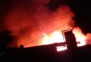 Kebakaran Melanda Pasar Blabak Magelang - JPNN.com
