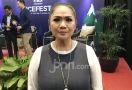 Vina Panduwinata Sesenggukan Cerita Jelang Kepergian Sang Ibunda - JPNN.com