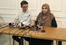 Irwansyah Dilaporkan, Zaskia Sungkar: Medina Zein Pernah Jual Tas Palsu - JPNN.com