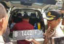 Jelang Pelantikan Presiden, Polisi Temukan Senjata Tajam di Mobil B 1 RI - JPNN.com