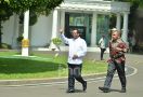 Mahfud MD Tiba di Istana Memakai Kemeja Putih, Tergesa-gesa, Tak Tahu Kenapa - JPNN.com