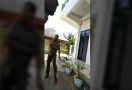 Video Viral: Pak Guru Tampar Belasan Murid di Halaman Sekolah - JPNN.com
