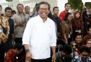 Jokowi Monitor Pencopotan Ronny Sompie - JPNN.com
