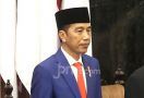 Presiden Jokowi Minta Nadiem Makarim Evaluasi Kurikulum Besar-besaran - JPNN.com