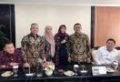 Batal Jenguk Ahmad Dhani, Mulan Jameela Sibuk Rapat dengan Fadli Zon - JPNN.com
