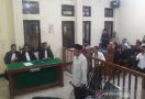 Disaksikan Anggota 'Empat Sekawan', Pelawak Qomar Divonis 17 Bulan Penjara - JPNN.com