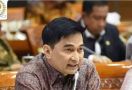 Pilgub Banten 2024: Dimyati Natakusumah Mendaftar di 4 Parpol Termasuk PDIP - JPNN.com