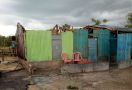 Hujan Disertai Angin Kencang Hancurkan Belasan Rumah Warga di Kupang - JPNN.com