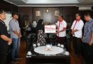Kemenpora Berikan Bantuan Kepada Orang Tua Almarhum Pembalap Afridza Munandar - JPNN.com