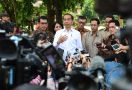 Jokowi Ajak Dua Stafsus Milenialnya Blusukan ke Jawa Tengah - JPNN.com