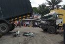 Dua Truk Boks Tabrakan di Bogor, Satu Orang Tewas - JPNN.com