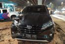 Mobil WN Korea Tabrak Gerobak Bubur di Jakarta Utara - JPNN.com