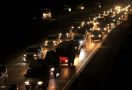 Hari Pertama Larangan Mudik, Belasan Ribu Kendaraan Bebas Tinggalkan Jakarta - JPNN.com