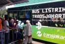 Bingung Libur Nataru Ke mana? Yuk Jajal Bus Listrik Gratis - JPNN.com