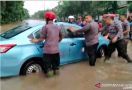 Banjir Jakarta Hari Ini: Genangan di Mana-Mana, Saluran Air Tersumbat - JPNN.com
