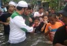 Menantu Habib Rizieq dan FPI Dirikan Dapur Umum buat Korban Banjir - JPNN.com